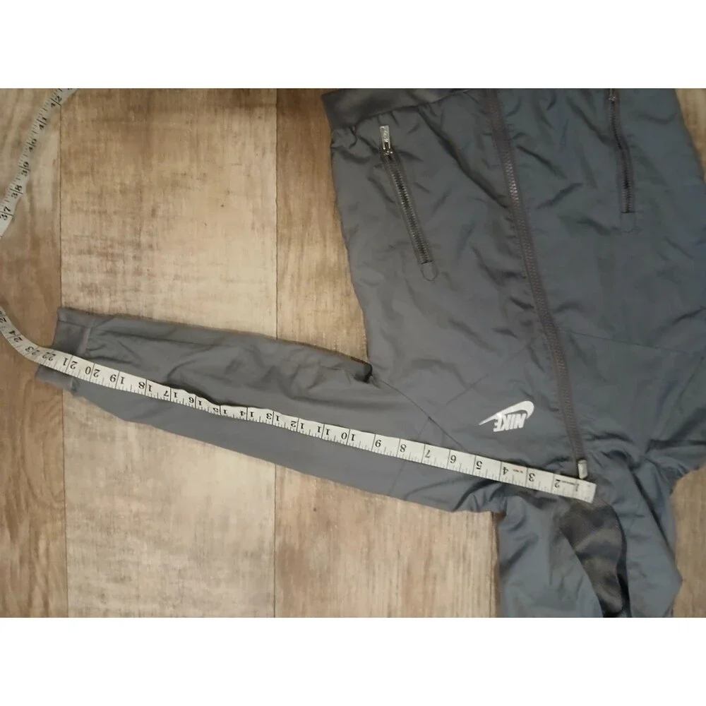 Nike Windrunner Boys Gray Hooded Windbreaker Jacket Size M (5-6Y) Mesh Lined